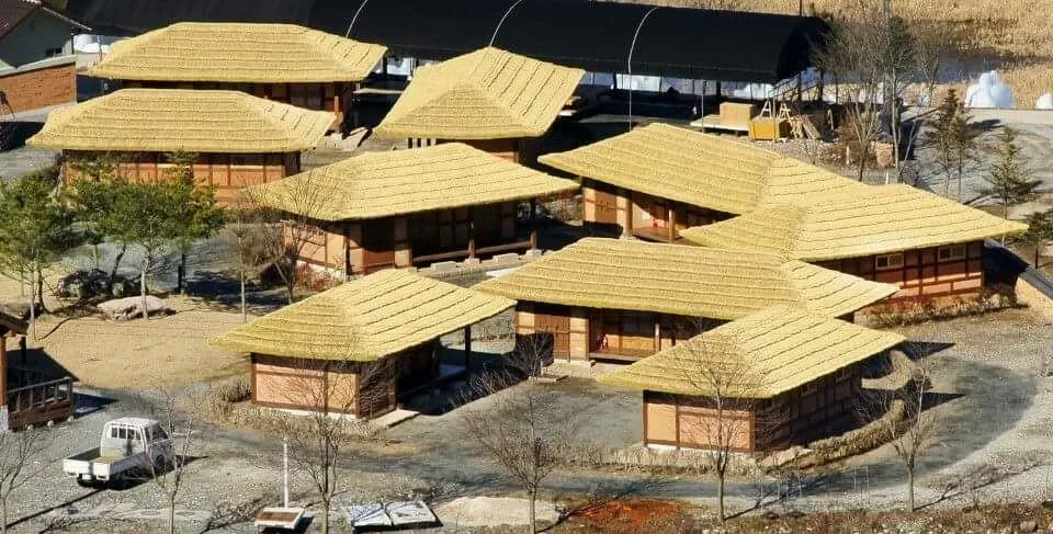 완주 경천애인마을 인조초가지붕 시공