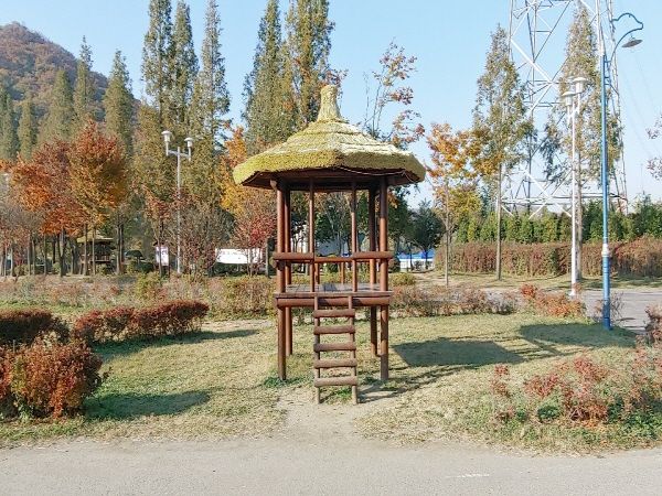 인천대공원 정자 인조초가지붕 시공