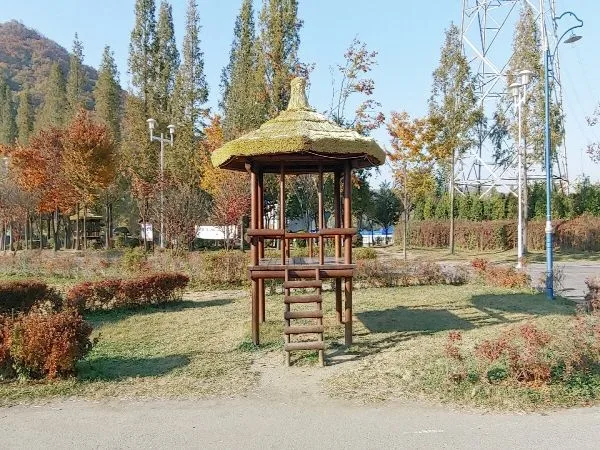인천대공원 정자 인조초가지붕 시공